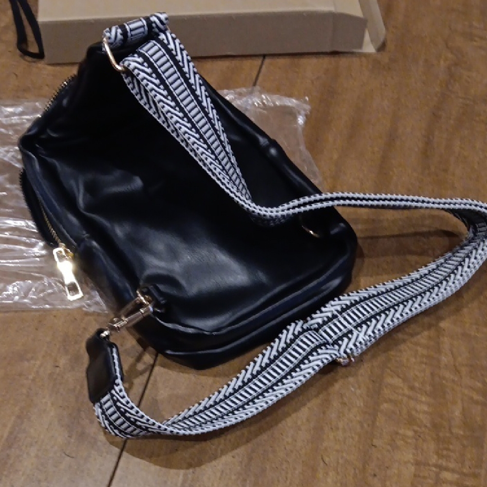 Black Crossbody Bag - Picture 4 of 4